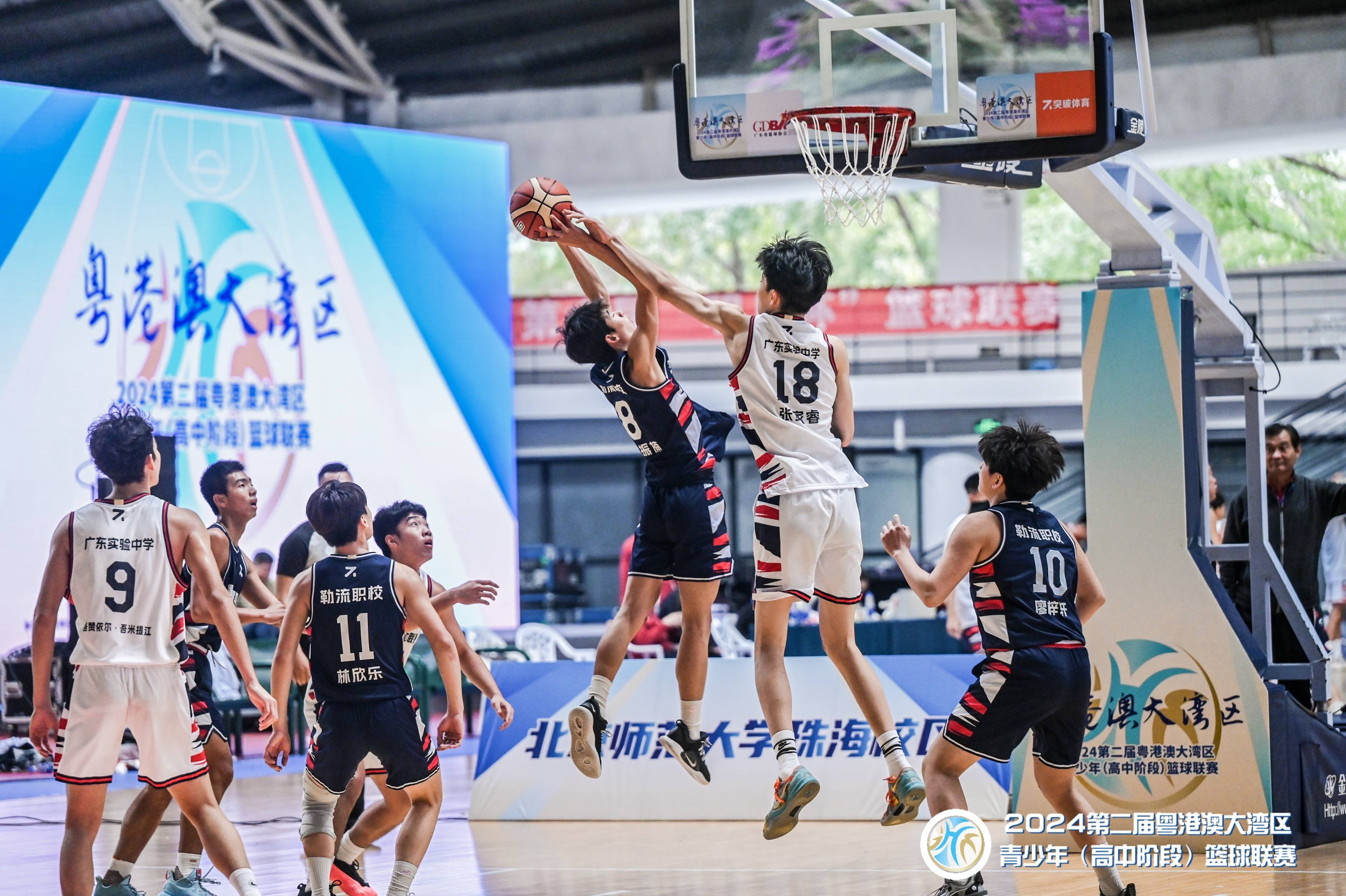 全国青少年“创新篮球”大赛在成都火热进行，科技与运动融合新体验的简单介绍